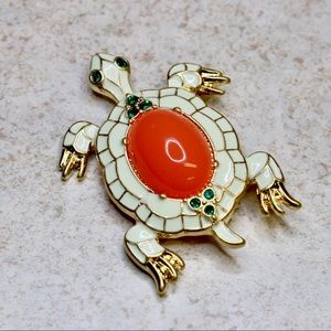 Unsigned Trifari Turtle L’Orient brooch reproducti